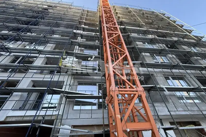 3-bedroom apartment in Sofiya, Mladost 4