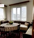 Тристаен апартамент в Габрово, Младост