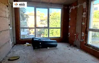 Тристаен апартамент в Пазарджик, Младост