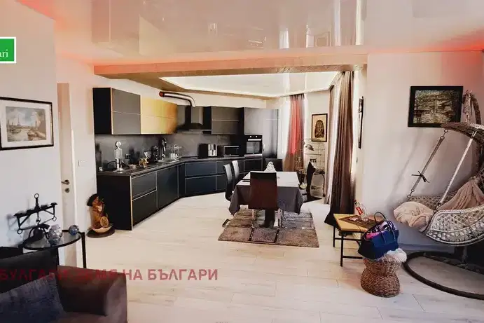 3-bedroom apartment in Pernik, Moshino