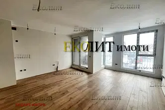 Тристаен апартамент в София, Надежда 1