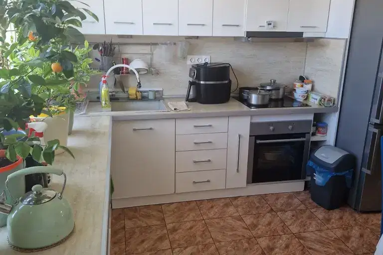 3-bedroom apartment in Sofiya, Nadejda 1