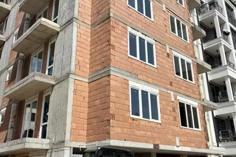 Тристаен апартамент в София, Надежда 4