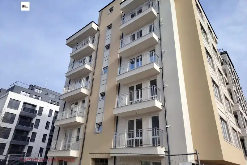 Тристаен апартамент в София, Надежда 4