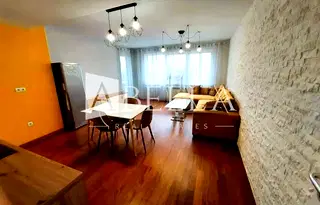 Тристаен апартамент в София, Обеля 1