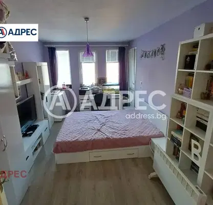 Снимка 3 — Тристаен апартамент във Варна, Център