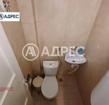 Снимка 4 — Тристаен апартамент във Варна, Център