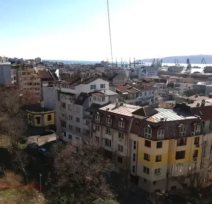 Снимка 5 — Тристаен апартамент във Варна, Операта
