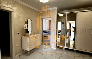 Тристаен апартамент във Варна, Операта