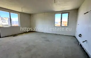 Тристаен апартамент в Благоев, Орлова чука