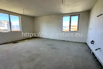Тристаен апартамент в Благоев, Орлова чука