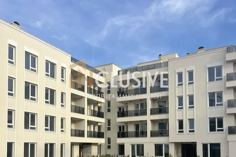 Тристаен апартамент с тераса в нова сграда в Остромила, Пловдив