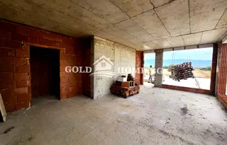 Тристаен апартамент с тераса в Остромила, Пловдив