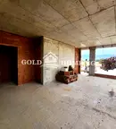 Тристаен апартамент с тераса в Остромила, Пловдив