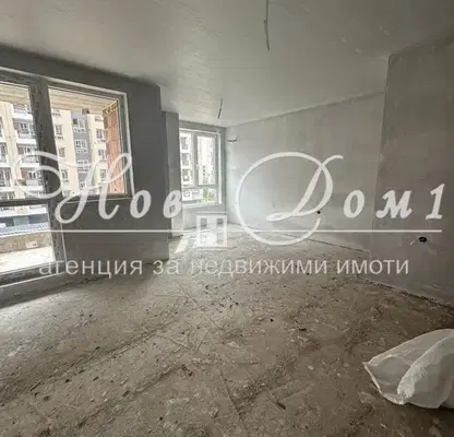 Снимка 2 — Тристаен апартамент в Остромила с тераса и паркомясто