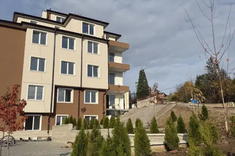 Тристаен апартамент с южно изложение и гледка към Витоша в Овча купел 2