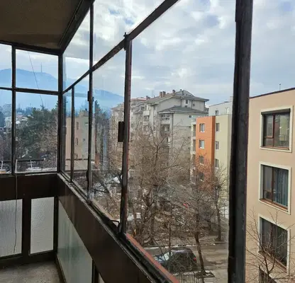 Снимка 3 — Тристаен апартамент с две бани и балкони в Павлово, София