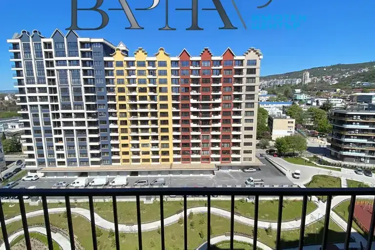 3-bedroom apartment in Varna, Pobeda