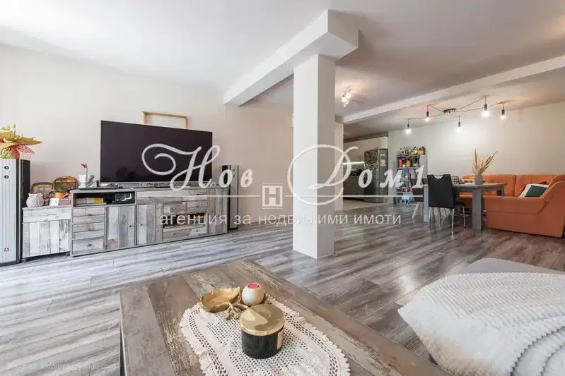 3-bedroom apartment in Varna, Pobeda