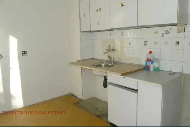 3-bedroom apartment in Varna, Pobeda