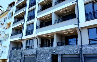 Тристаен апартамент във Варна, Погреби