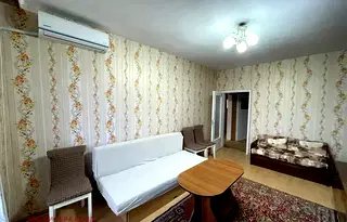 Тристаен апартамент във Варна, Погреби