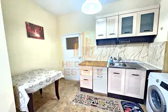 Тристаен апартамент във Варна, Погреби