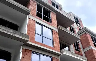 Тристаен апартамент във Варна, Погреби