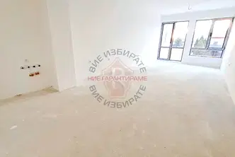 Тристаен апартамент във Варна, Погреби