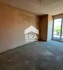 Тристаен апартамент във Варна, Погреби