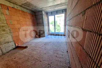 Тристаен апартамент във Варна, Погреби