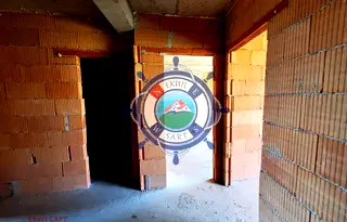 Тристаен апартамент с тераса в Погреби, Варна