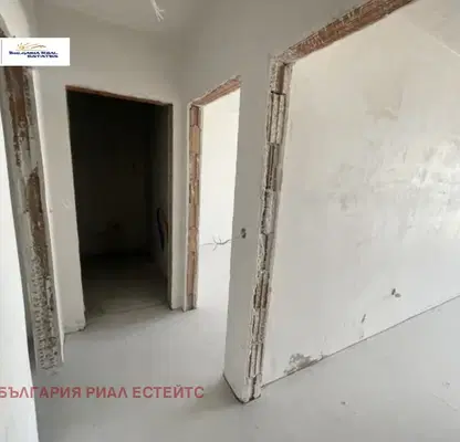 Снимка 4 — Тристаен апартамент в София, Полигона