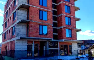 Тристаен апартамент в Монтана, Пъстрина