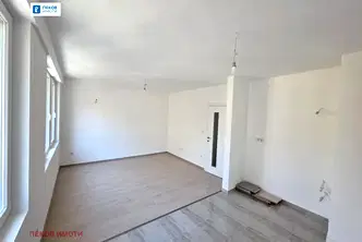 Тристаен апартамент в София, Редута