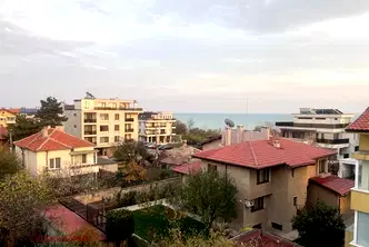 Тристаен апартамент в Бургас, Сарафово