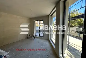 Тристаен апартамент в Бургас, Сарафово