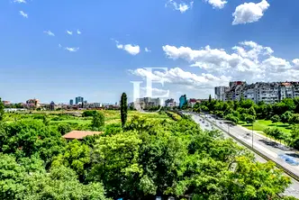 Тристаен апартамент в София, Сердика