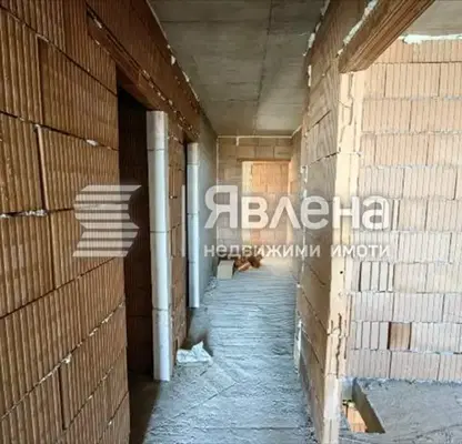 Снимка 3 — Тристаен апартамент в Благоев, Широк център