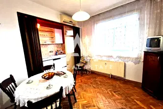 Тристаен апартамент в Плевен, Широк център