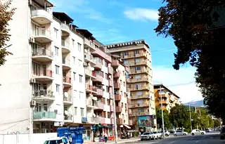 Тристаен апартамент в Благоев, Широк център
