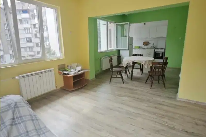 Тристаен апартамент в Плевен, Широк център