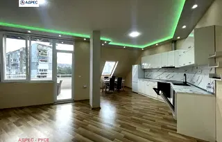 Тристаен апартамент в Русе, Широк център