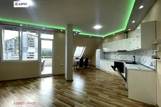 Тристаен апартамент в Русе, Широк център