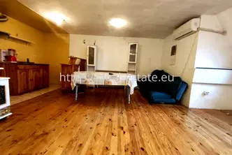 Тристаен апартамент в Благоев, Широк център