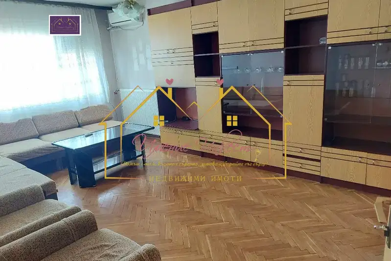 Тристаен апартамент в Русе, Широк център