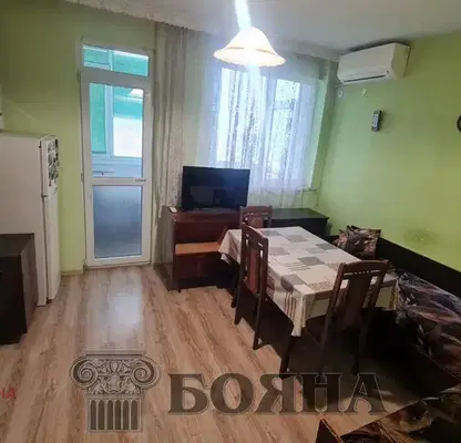 Снимка 2 — Тристаен апартамент в Русе, Широк център