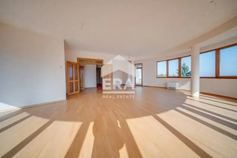 3-bedroom apartment in Sofia, Simeonovo