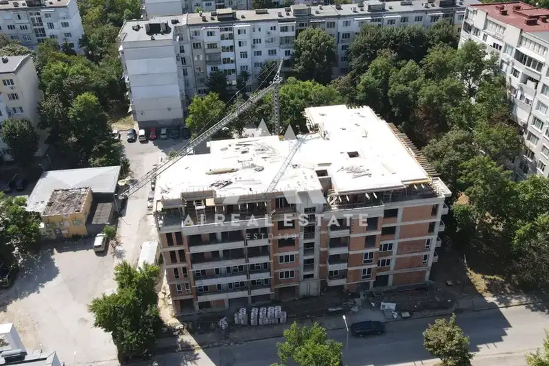 Тристаен апартамент в Плевен, Сторгозия
