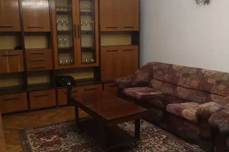 3-bedroom apartment in Sofiya, Strelbishte